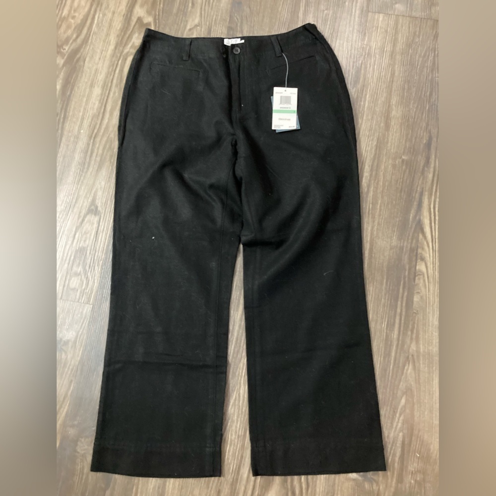 NWT Calvin Klein Jeans Women’s Cropped Black Pants Size 8